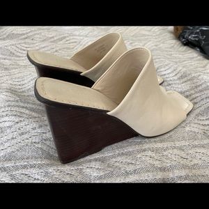 Mercedes Castillo Square Toe wedge